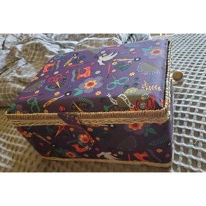 SINGER Sewing Basket with Sewing Kit, Needles, Thread, Scissors, and Notions